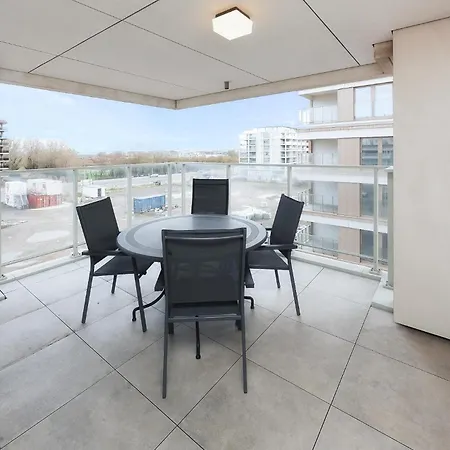 2 Bedroom Cozy In *