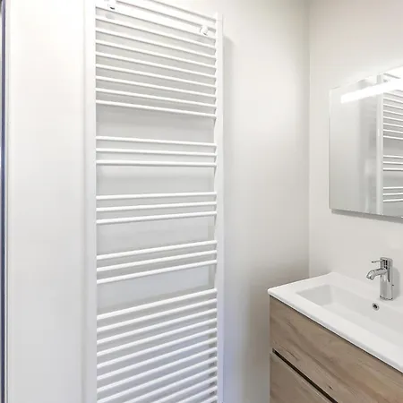 2 Bedroom Cozy In דירה