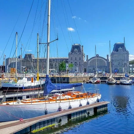 2 Bedroom Cozy In * Ostende
