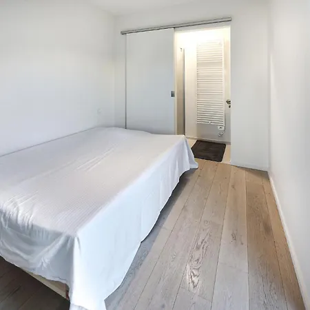 2 Bedroom Cozy In Apartment *